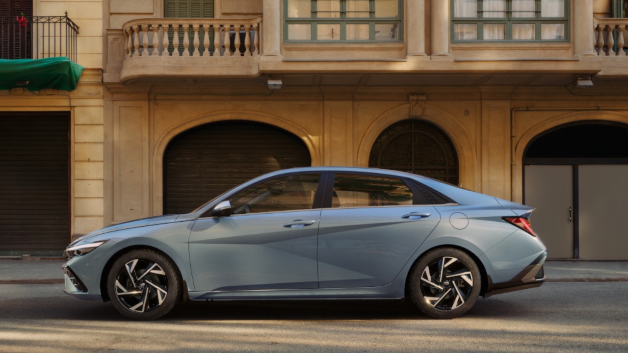 Prices and Specifications for Hyundai Elantra 2024 in Saudi Arabia ...